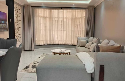 Nairobi Apartamento | Lux Suites Grandville Apartments