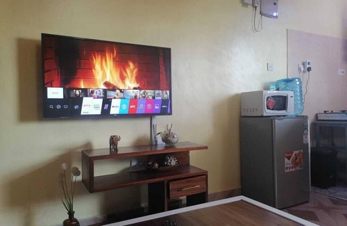 Nairobi Apartamento | Lux Suites Trm drive Studio Apartments