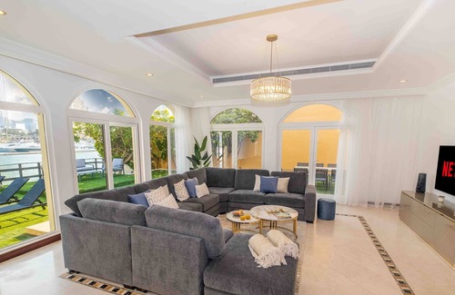 Palm Jumeirah Villa | LUX The Luxury Sunny Shores Palm Villa