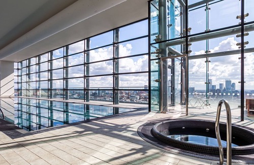 Manchester City Centre Apartamento | Lux Two Bed With Pool and Gym Access
