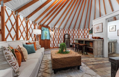 Marshall Cabina | Yurt Hot Tub Buffalo River Creek