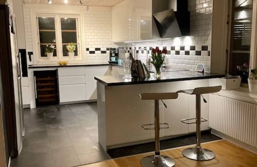 Kalmar Casa | Luxary city center villa med extra everything. Pool, Outdoor kitchen