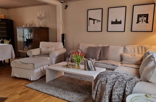 Kalmar Casa | Luxary city center villa med extra everything. Pool, Outdoor kitchen