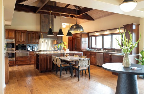 Driftwood Casa | Luxe 14 acre Escape in Driftwood with Observation Deck. Peace, Privacy and Stars