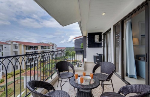 Saunta Vaddo Apartamento | Luxe 1bhk w Pool Sauna 1km to the Beach