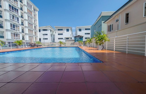 Ikoyi Apartamento | Stylish 1BR in Ikoyi Steady Power Pool Fast WiFi Rooftop