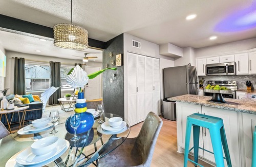 Irving Casa | Luxe 2-Bedroom Retreat with Top-tier Amenities and 5-Star Comfort!