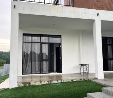 Alor Gajah Villa | Luxe 2025 Banseng Court