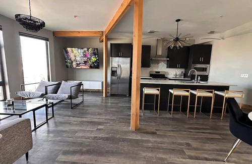 Five Points Condominio | Luxe 2BR condo in Denver's Rino Art District