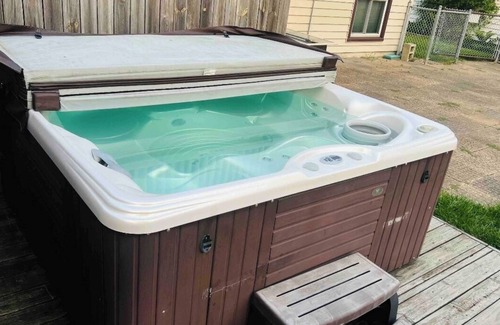 Westchester Casa | LUXE 3 BR, 2 BA + Hot Tub