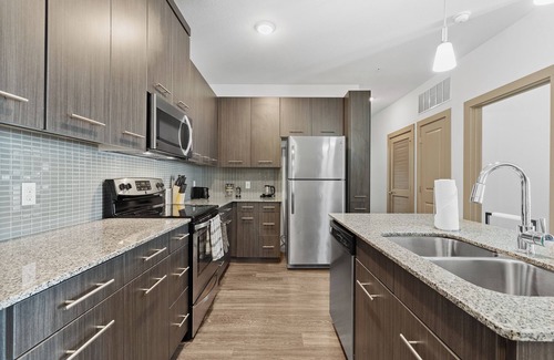 Leander Apartamento | Luxe 3B Getaway | Sleeps 8 | Pool, Gym, Garage
