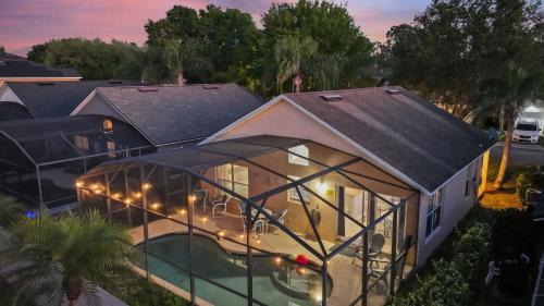Haines City Casa | Luxe 3BR 2BA Oasis with Pool & Designer Touches, Disneyland, Legoland