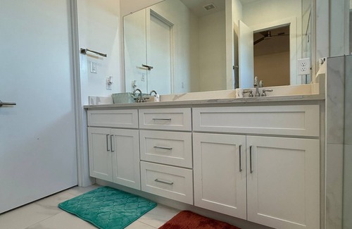 North Houston Apartamento | Luxe 3BR for Families Nurses and Group