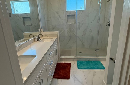 North Houston Apartamento | Luxe 3BR for Families Nurses and Group