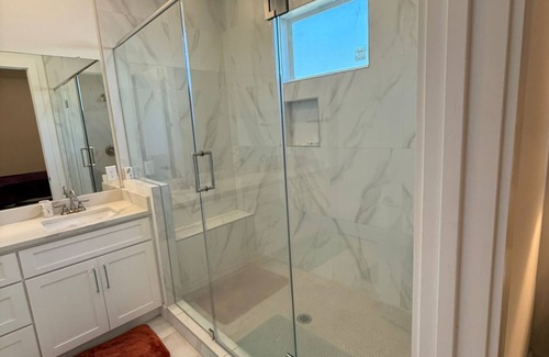 North Houston Apartamento | Luxe 3BR for Families Nurses and Group