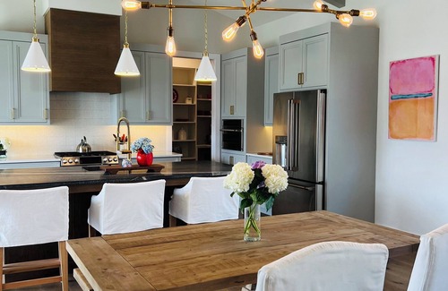 Newberry Casa | Luxe 4-bedroom/2.5-bath house in Town of Tioga with WiFi, AC. Book now