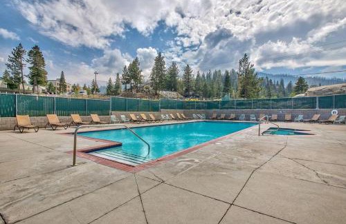 Tahoe Village Casa | LUXE 4 Blue Diamond Lake Tahoe Lodge