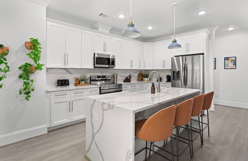Snellville Casa | Luxe 4BR Haven by MHM Luxury Properties