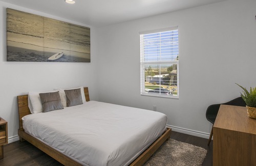 Victorville Casa | Luxe 4BR in Victorville w/ Basketball & Firepit