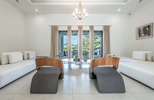Southwest Ranches Casa | Luxe 5 BR Estate on 2.5 Acres with Saltwater Pool