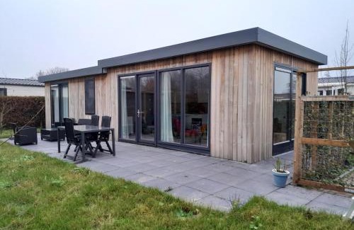 Menaldum Casa | Luxe 5 persoons bungalow op rustig vakantiepark nabij Leeuwarden