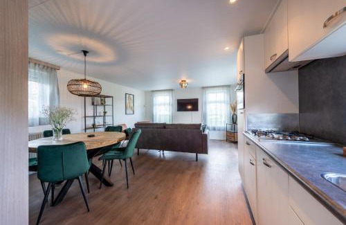 Baarland Chalet De Esquí | Luxe 5-persoons chalet op familiecamping