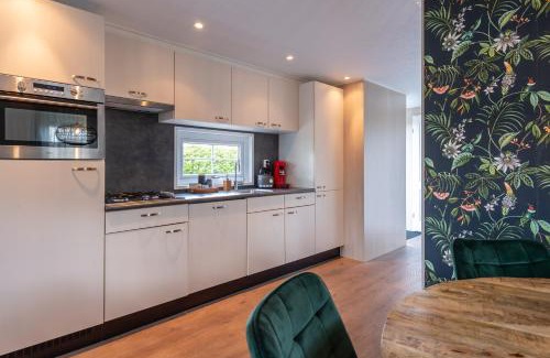 Baarland Chalet De Esquí | Luxe 5-persoons chalet op familiecamping