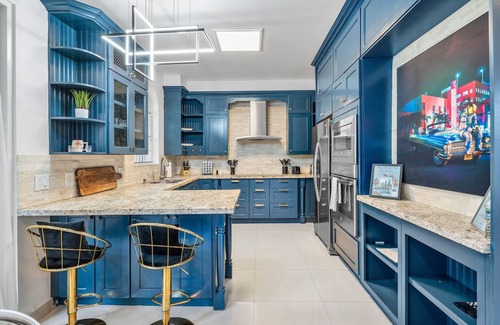 Victoria Park Casa | Luxe 5BR 4BA Heated Pool 10 Min to Beach BBQ