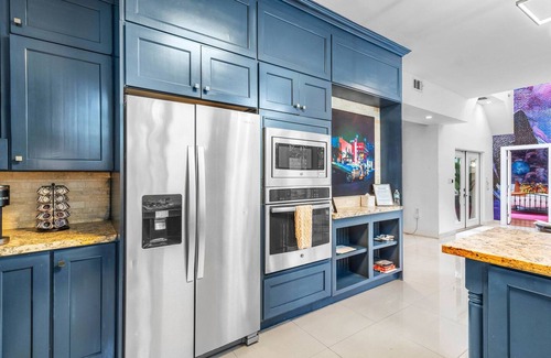 Victoria Park Casa | Luxe 5BR 4BA Heated Pool 10 Min to Beach BBQ