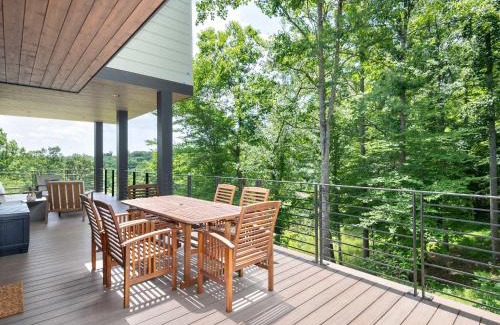 Alexander Casa | Luxe 5BR with Home Theater, Pool Table and Firepit