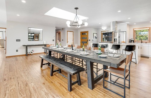 Freestone Casa | Luxe 6-acre compound with private pool, hot tub, 2 living areas & AC