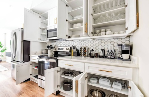 Park View Apartamento | Luxe 6-BR + Rooftop Patio | Parking | Metro