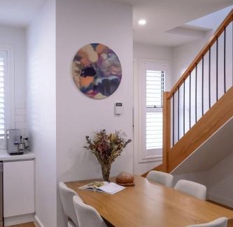 Altona North Casa | Luxe Altona Haven - Executive 3BR Family Townhouse