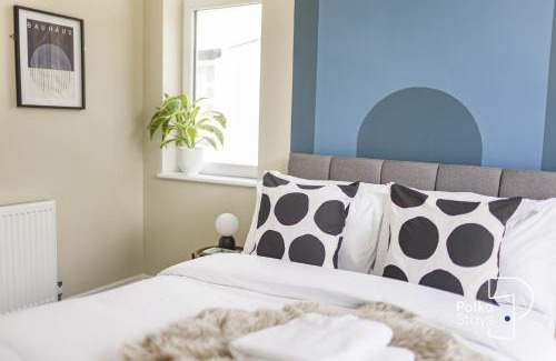 South Shore Apartamento | Luxe Ami Tran Spacious Penthouse by PolkaStays
