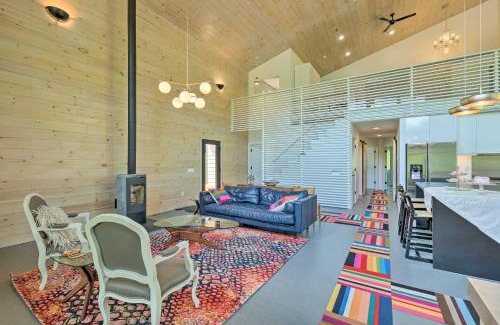 Salem Casa | Luxe and Modern Home 30 Mi to Saratoga Springs!