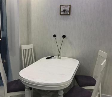 Pozniaky Apartamento | Luxe Apartment on Drahomanova