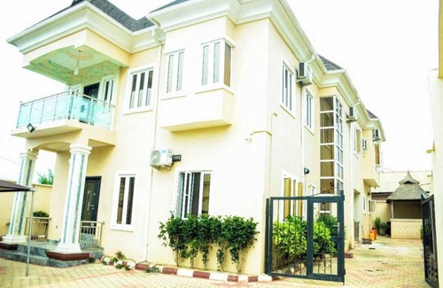 Ado Ekiti Apartamento | LUXE APARTMENTS