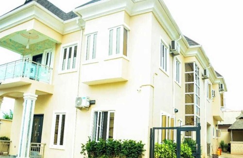 Ado Ekiti Apartamento | LUXE APARTMENTS