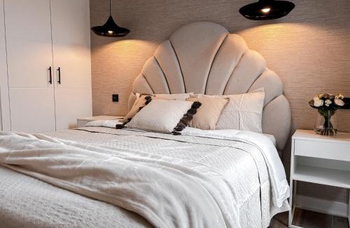 Malasaña Apartamento | Luxe at the Clouds of Madrid! Atico C Fuencarral