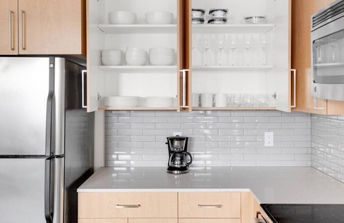 Old Ballard Apartamento | Luxe Ballard 1BR w/ Gym, BBQ & A+ Views, blocks to dining, by Blueground