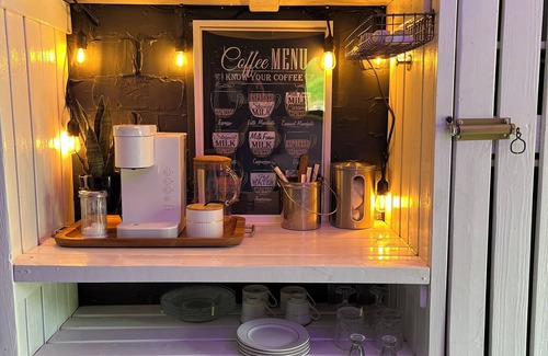 Pleasant Shade Cabina | Luxe Cabin Hot Tub Outdoor Movie Screen Mountains - FREE Brunch in Bed!!