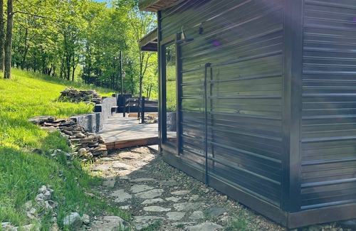 Pleasant Shade Cabina | Luxe Cabin Hot Tub Outdoor Movie Screen Mountains - FREE Brunch in Bed!!