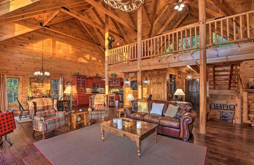 Mineral Bluff Casa | Luxe Cabin | Hot Tub, Deck, Views, Near Blue Ridge