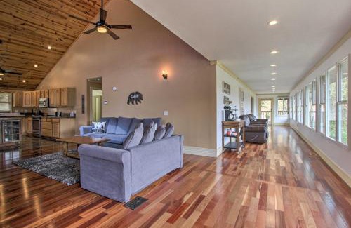 Sevierville Casa | Luxe Cabin with Covered Pool and Smoky Mountain Vistas