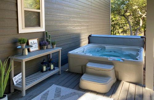 Canyon Lake Casa | Luxe Canyon Lake Home with Gorgeous Lake Views!