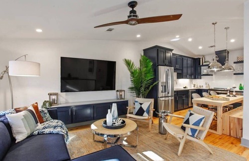 Beach Institute Casa | Luxe Carriage House | Heated Pool | Near River St