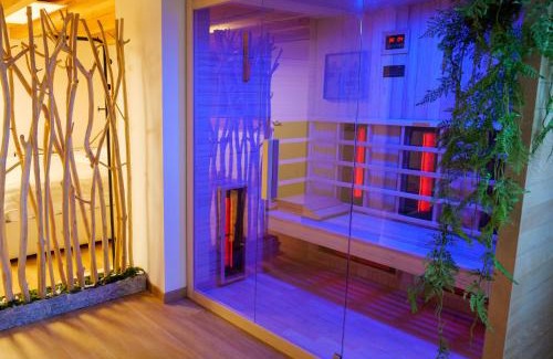Como City Centre Apartamento | Luxe & Central Haven - Jacuzzi, Sauna, Steam, Private Parking