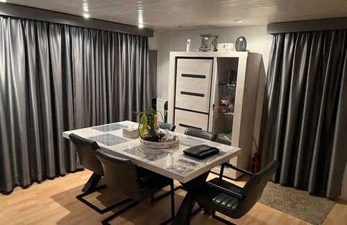 Lith Chalet De Esquí | Luxe Chalet in Prachtig Natuurgebied aan de Maas