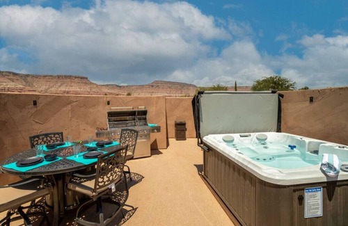 Virgin Alquiler De RV | Luxe Cliff Dwelling Perfect for Romantic Getaway