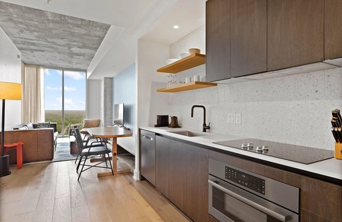 Rainey Street Historic District Condominio | Luxe Condo in Downtown Austin